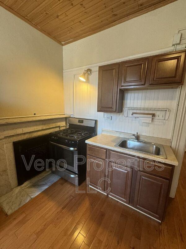 16 2nd St #2R - Photo 2 of 8