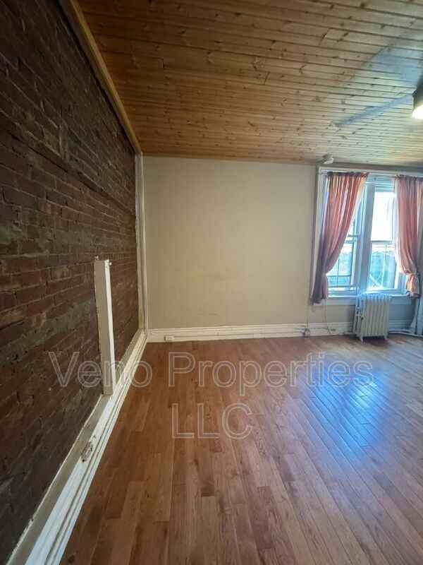 16 2nd St #2R - Photo 5 of 8