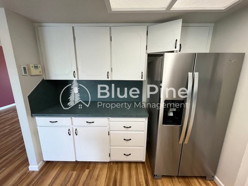 395 Hemlock Cir - Photo 6 of 28