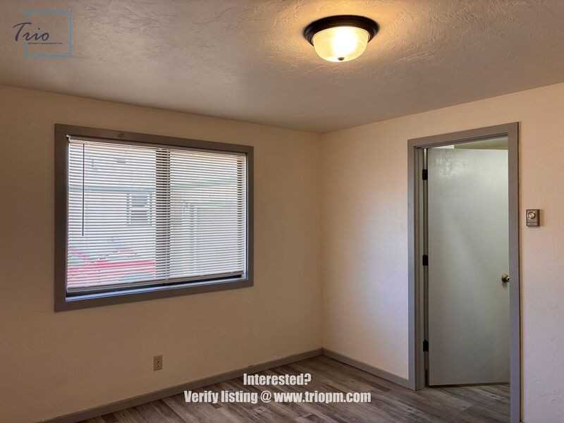 2582 L St - Photo 5 of 12