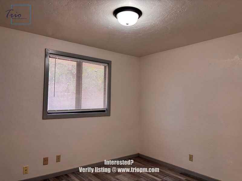 2582 L St - Photo 7 of 12