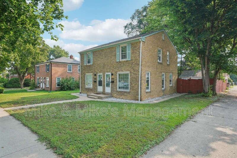 3860 S Brust Ave - Photo 3 of 35
