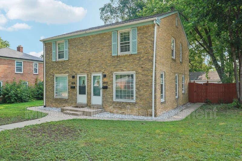 3860 S Brust Ave - Photo 4 of 35