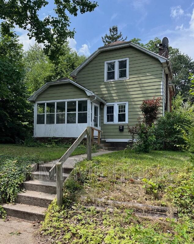 1113 S 21st St - Photo 2 of 14