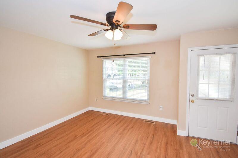 2585 Jean Dr - Photo 2 of 21