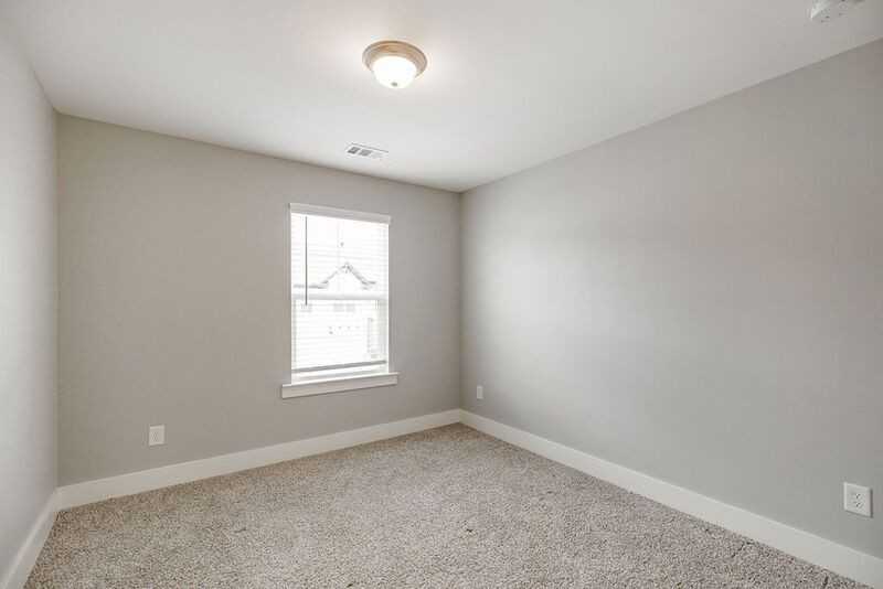 38 Auburn Woods Dr - Photo 3 of 34