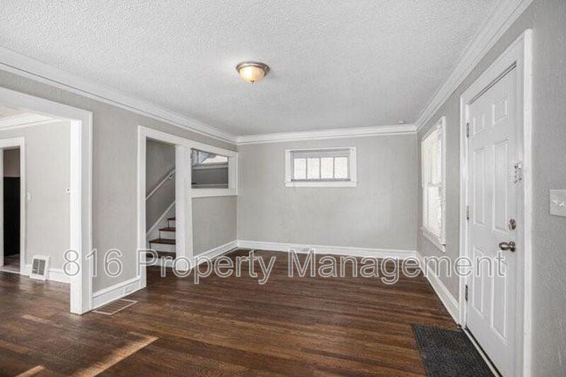 2922 Bales Ave - Photo 3 of 15