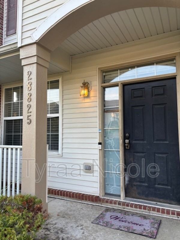 28825 Cullen Dr - Photo 2 of 44