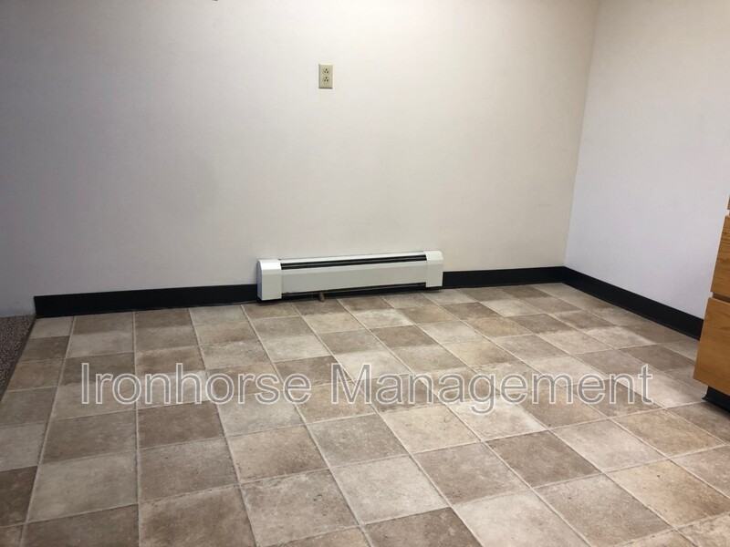 805 W Villard St - Photo 3 of 13