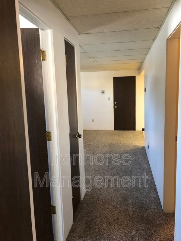 805 W Villard St - Photo 7 of 13
