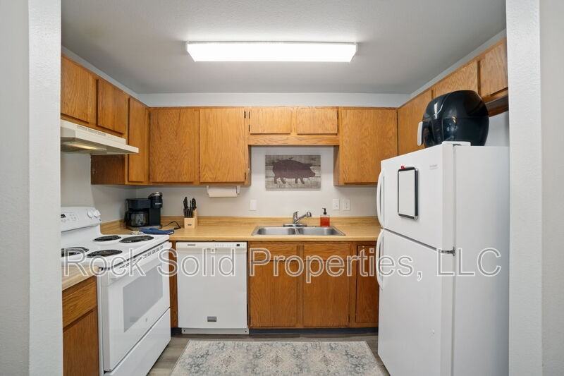 714 Dell Range Blvd - Photo 7 of 20