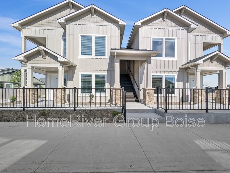 857 East Travel Lane #104