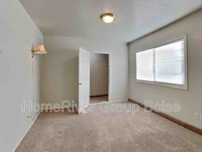 745 N Abernathy Way - Photo 3 of 19