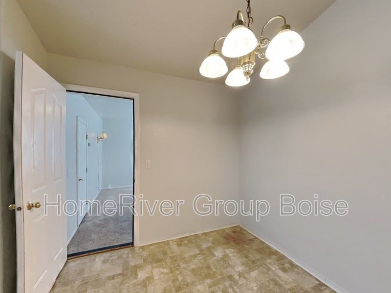 745 N Abernathy Way - Photo 4 of 19