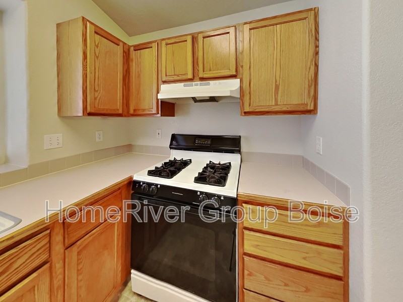 745 N Abernathy Way - Photo 6 of 19