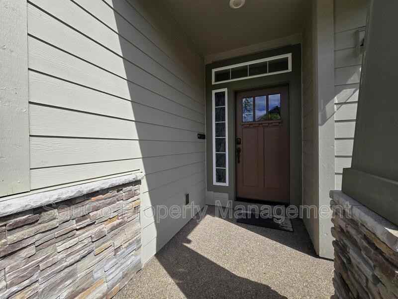 5301 Southeast Thornapple Street - Photo 2 of 30