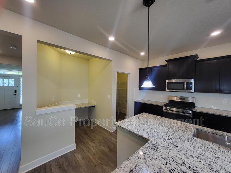 5301 Southeast Thornapple Street - Photo 5 of 30