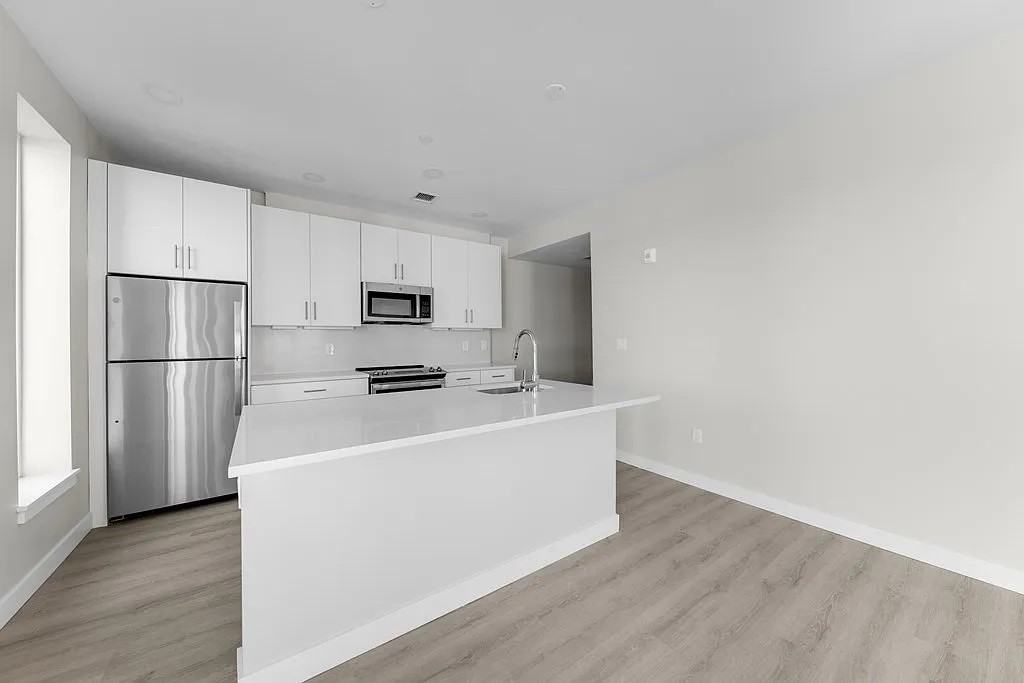 157 Chestnut St #404 - Photo 2 of 17