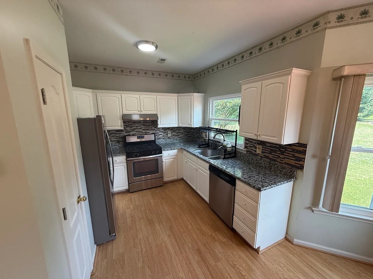 666 Acer Ave - Photo 2 of 19