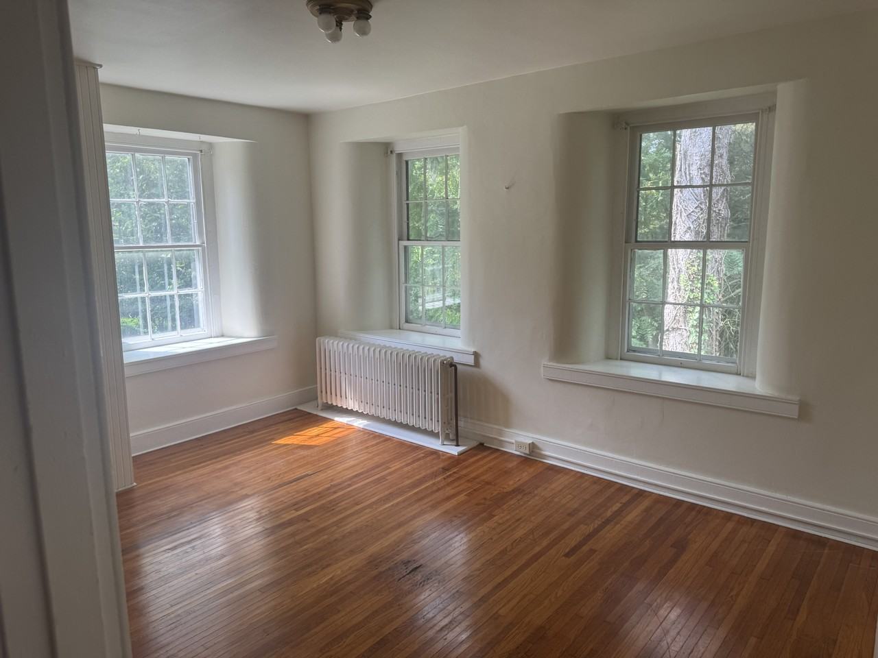 1541 Montgmery Street - Photo 6 of 13