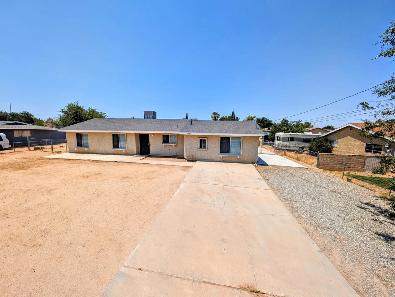 10784 Lincoln Avenue - Photo 3 of 41