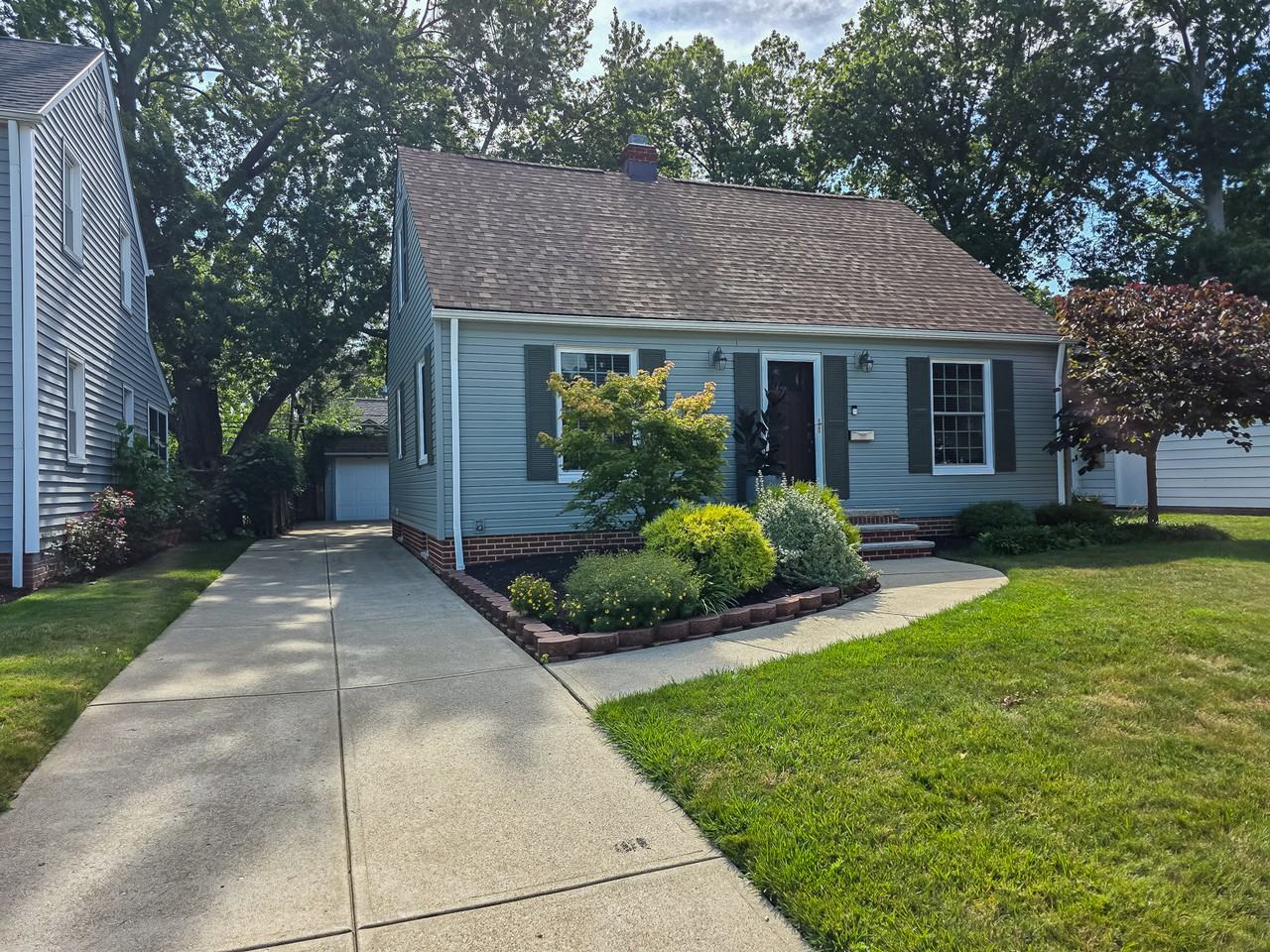 403 Elmwood Rd - Photo 2 of 34