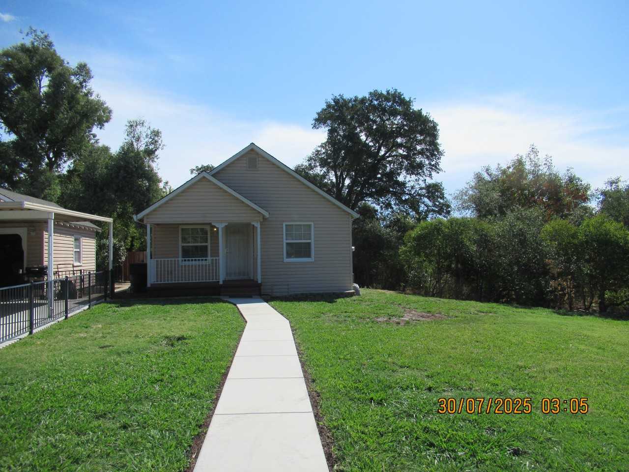309 East St - Photo 2 of 30