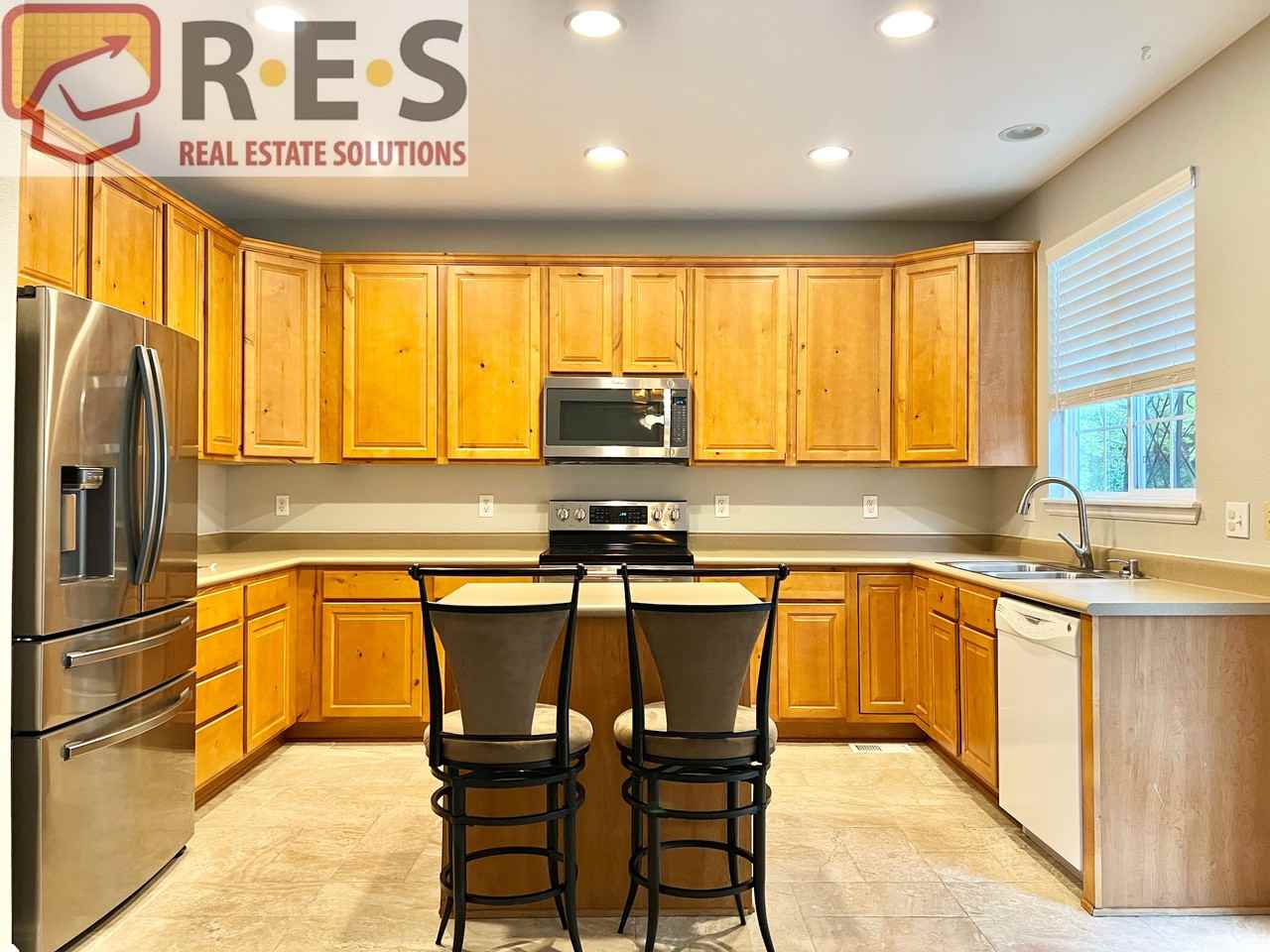 7447 S Memphis St - Photo 2 of 18