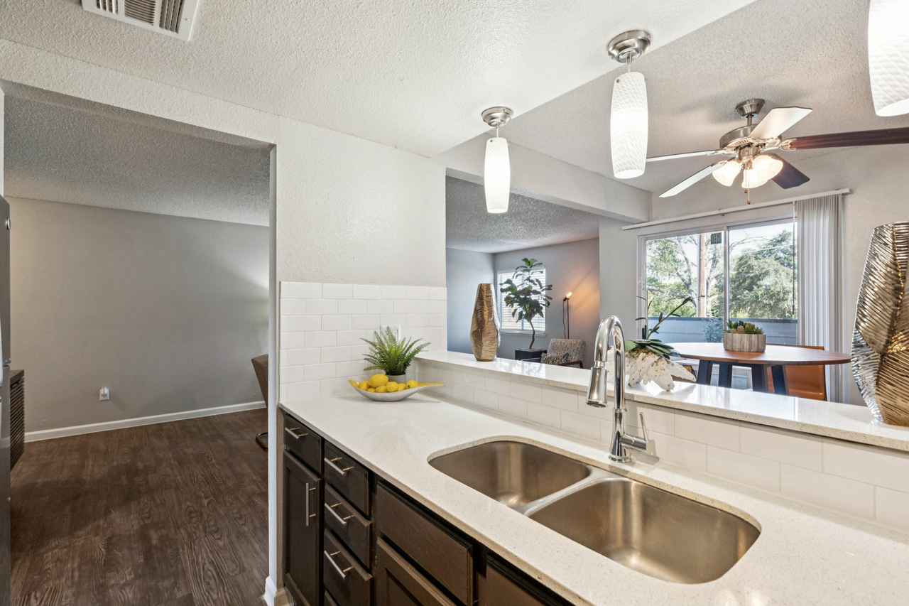 The Mark at 2600 - Photo 3 of 19