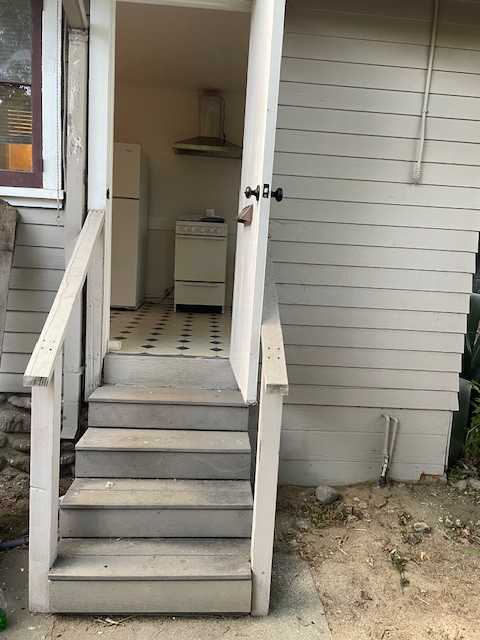 1120 Harvard Ave - Photo 2 of 23