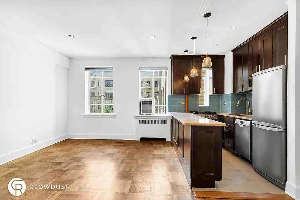 250 W 24th St #4DW - Photo 4 of 13