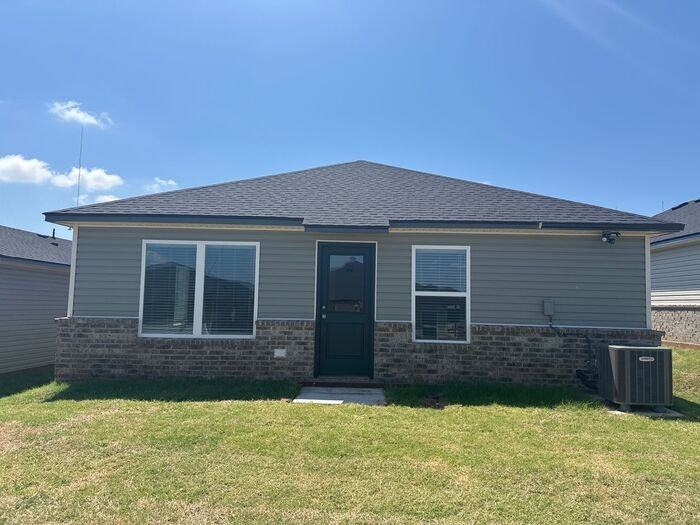 837 Northeast 101st Street - Photo 3 of 17