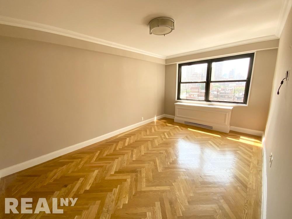 E 86th St #15GW - Photo 3 of 8