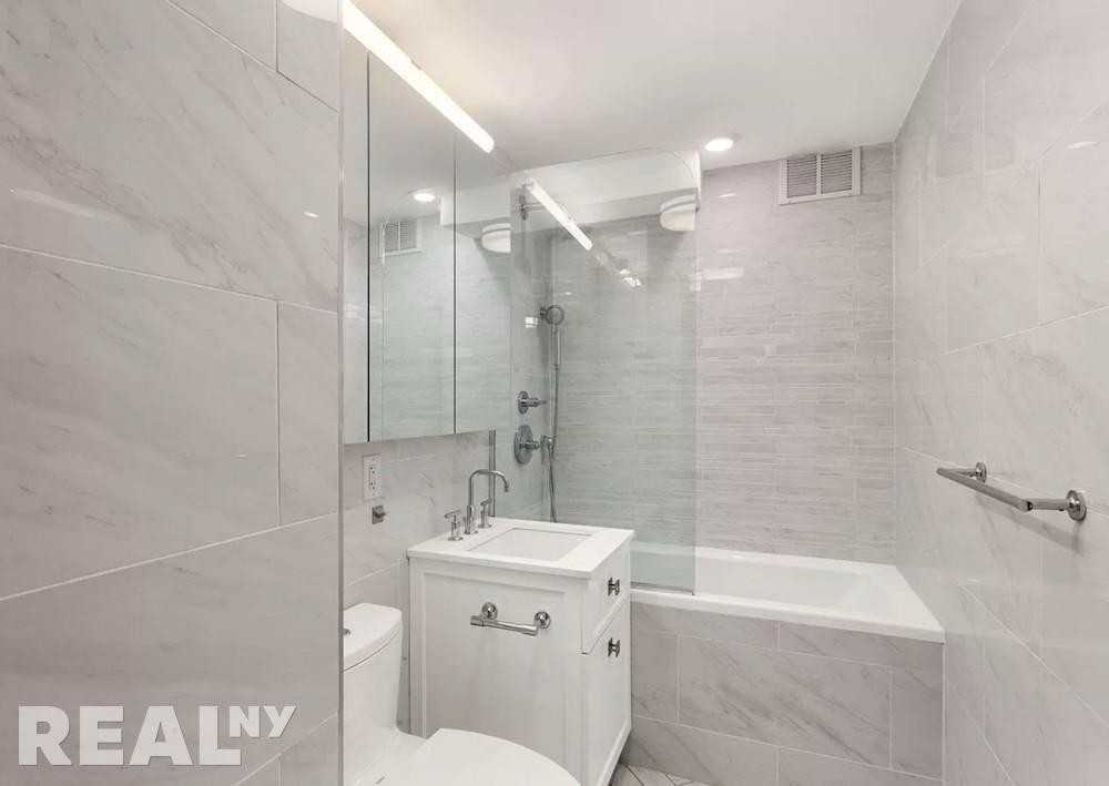 E 86th St #15GW - Photo 4 of 8