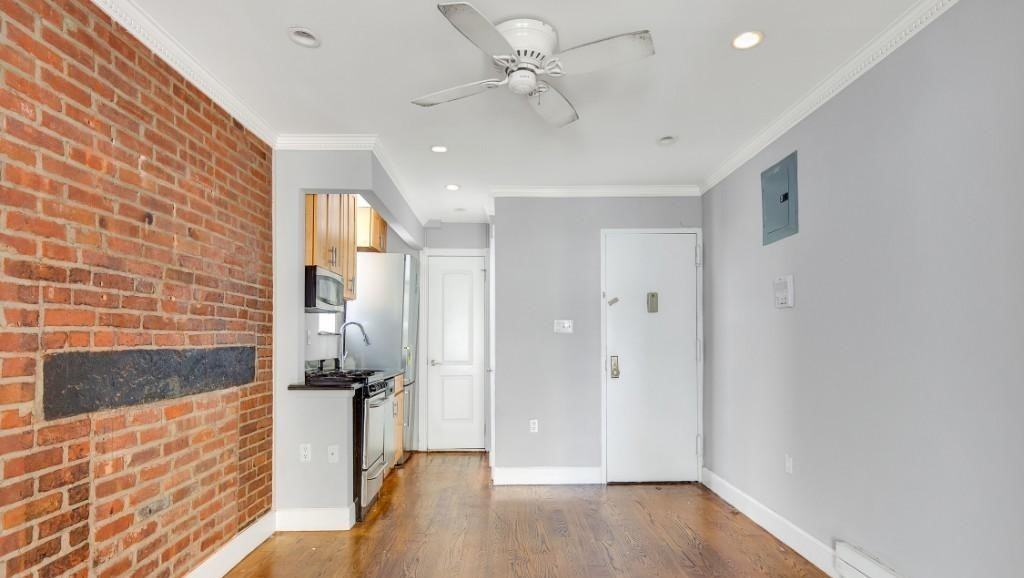 Avenue B #5D - Photo 4 of 8