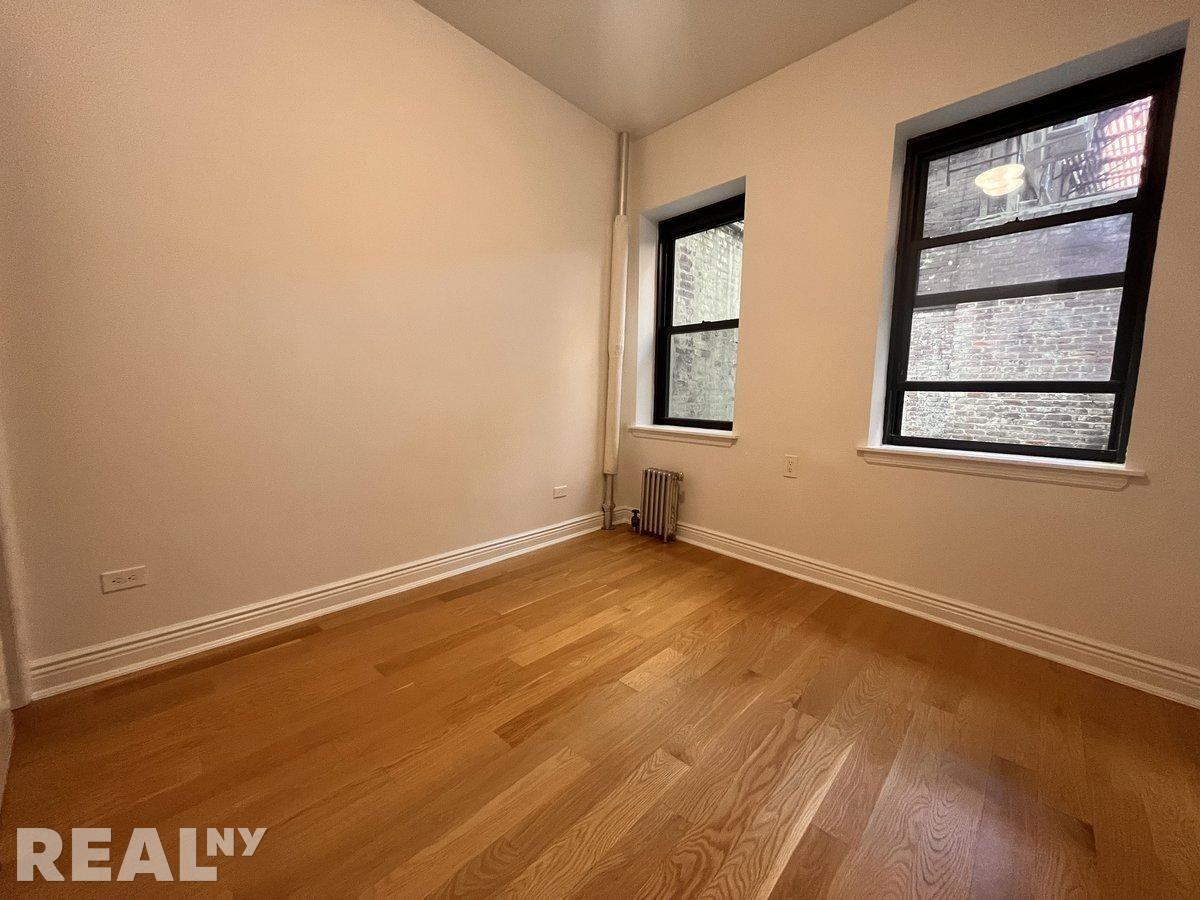 Grand St #2B - Photo 3 of 4