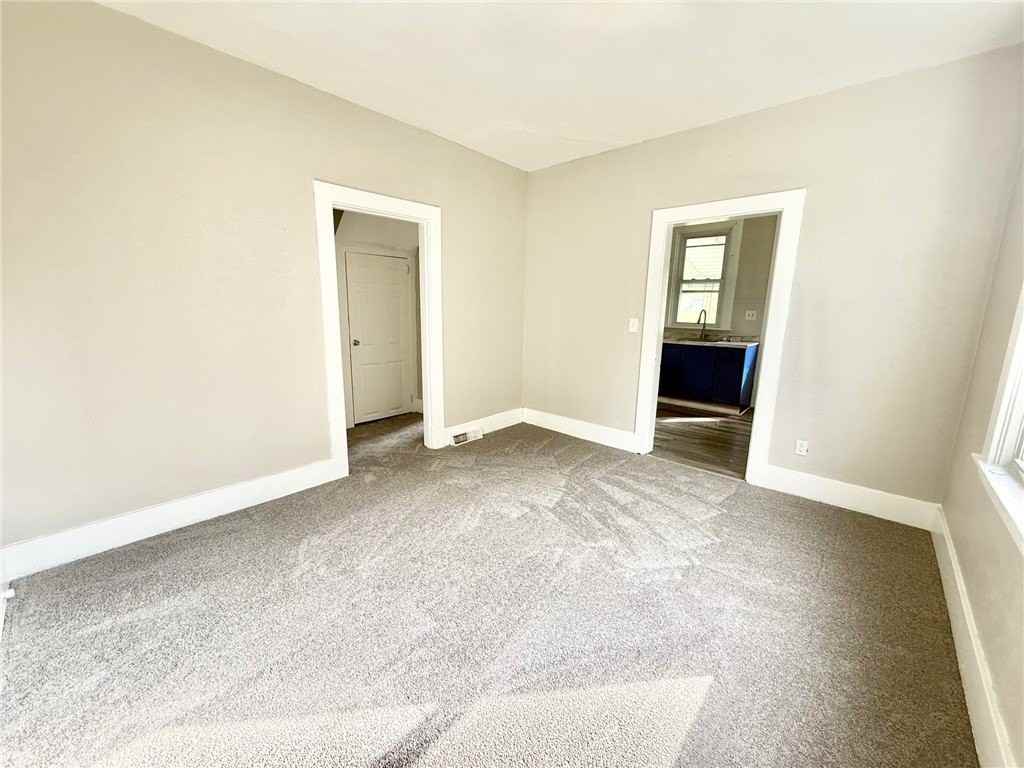 419 N 4th St - Photo 4 of 10