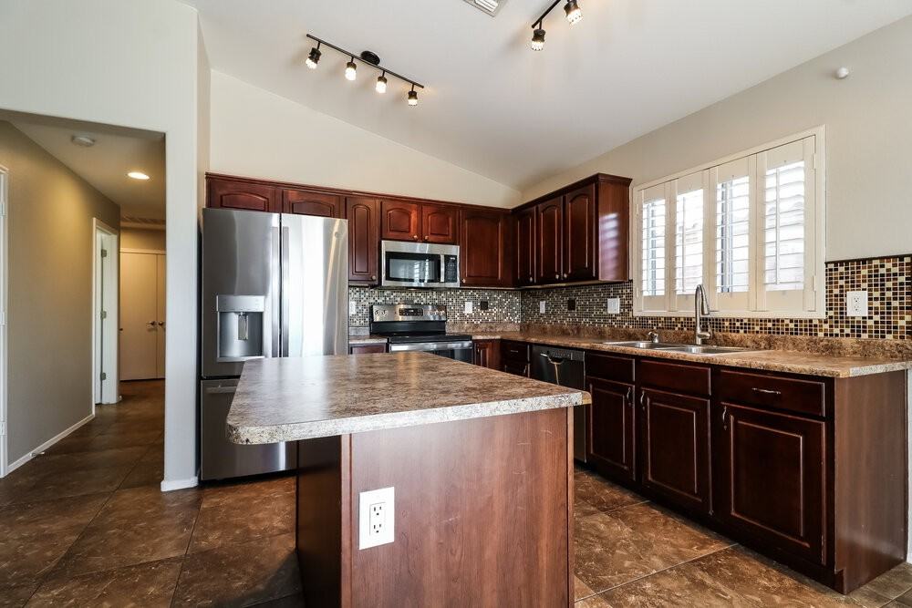 23837 W Papago St - Photo 7 of 16