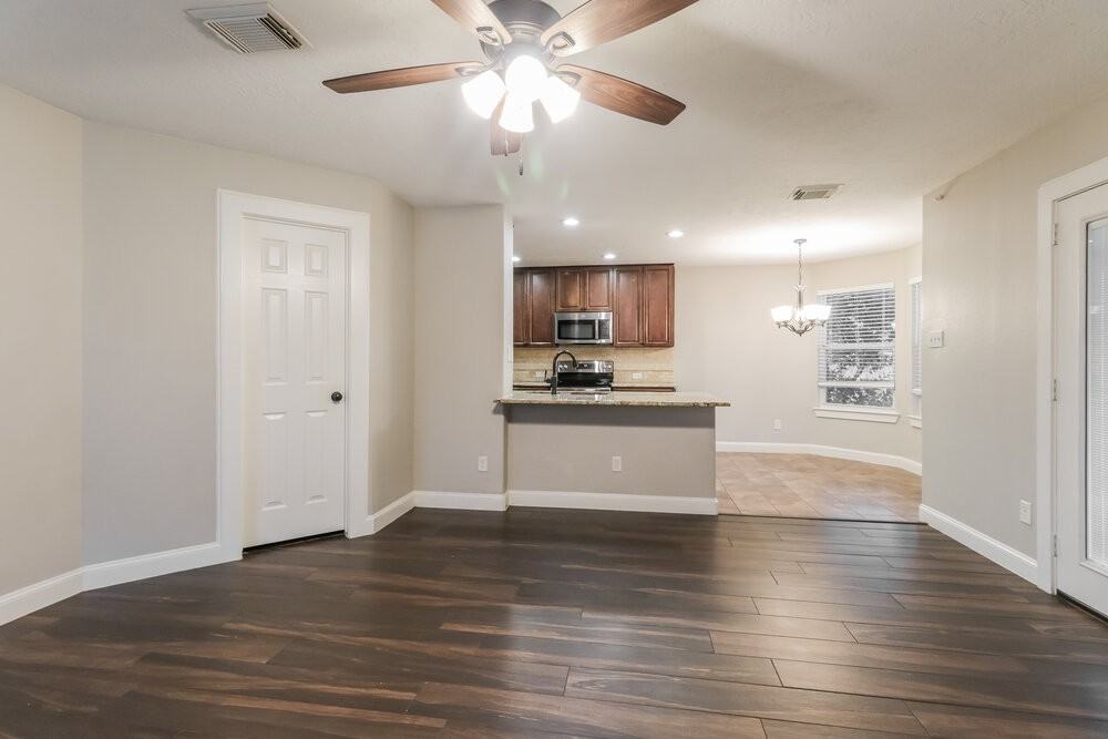 18400 Sunrise Pines Dr - Photo 4 of 17