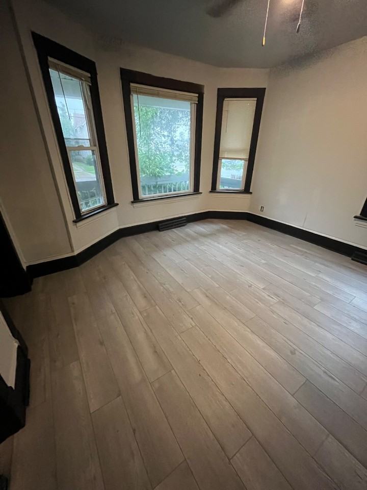 2219 53rd St, - Photo 3 of 5