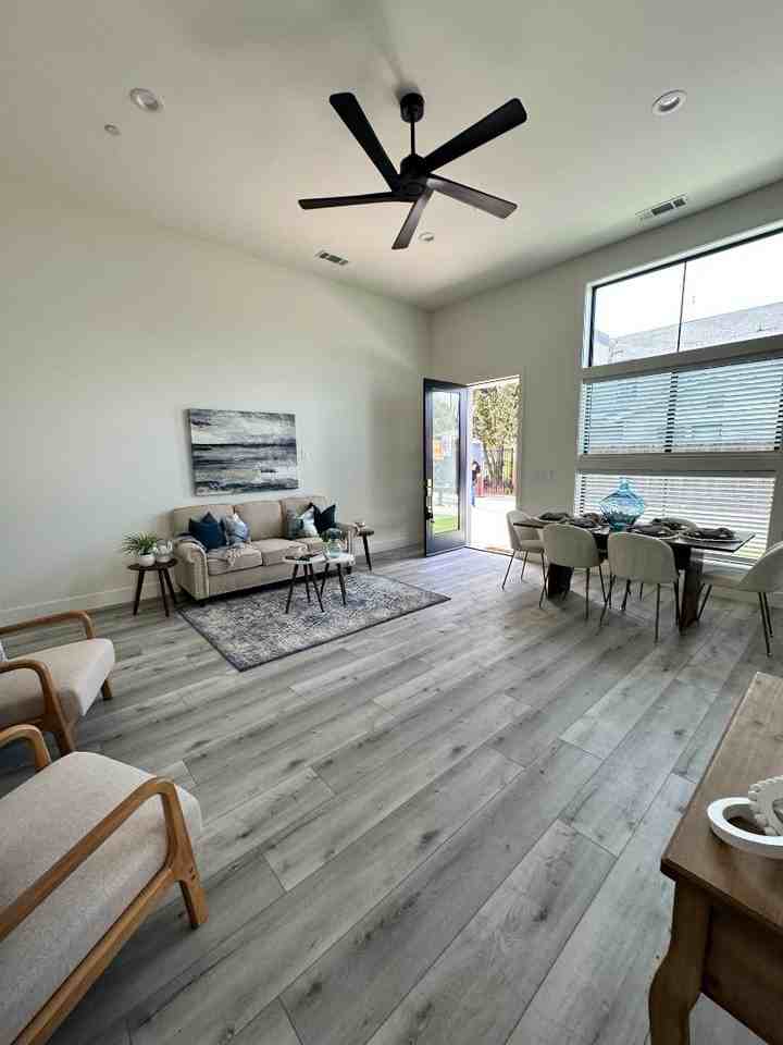 309 Roseburg Avenue - Photo 2 of 10