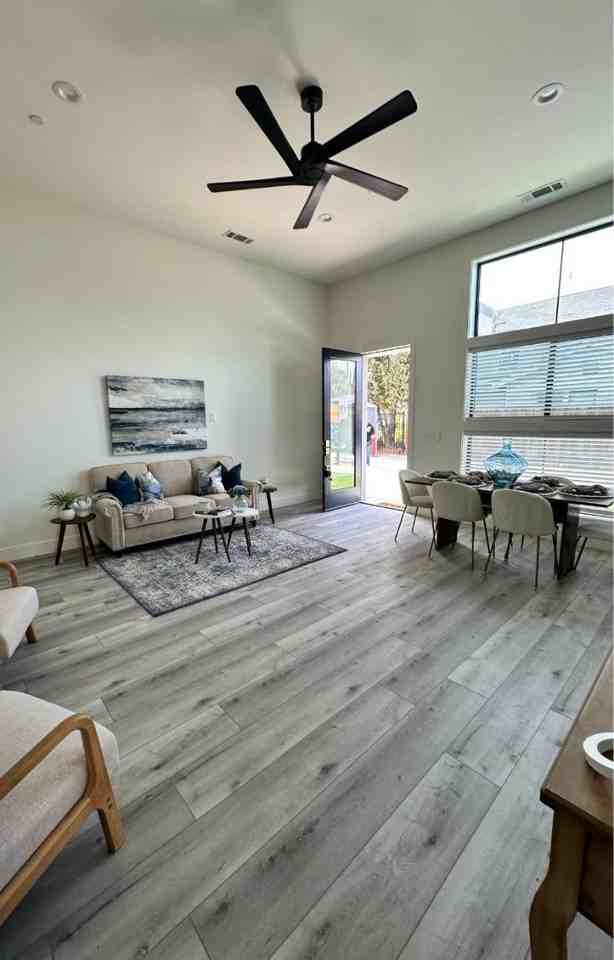 309 Roseburg Avenue - Photo 4 of 10