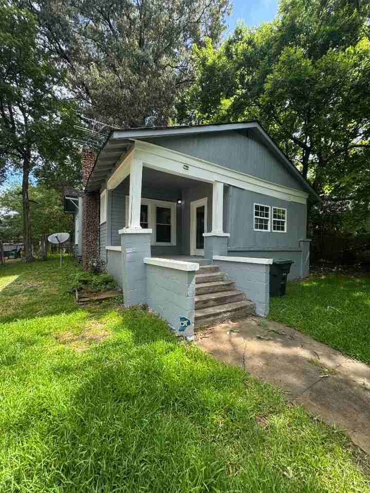 4120 39th Ave N - Photo 2 of 20