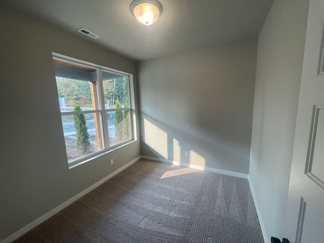 8725 68th Pl Ne - Photo 3 of 50