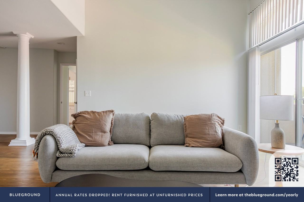 2225 South Beverly Glen Boulevard - Photo 4 of 71