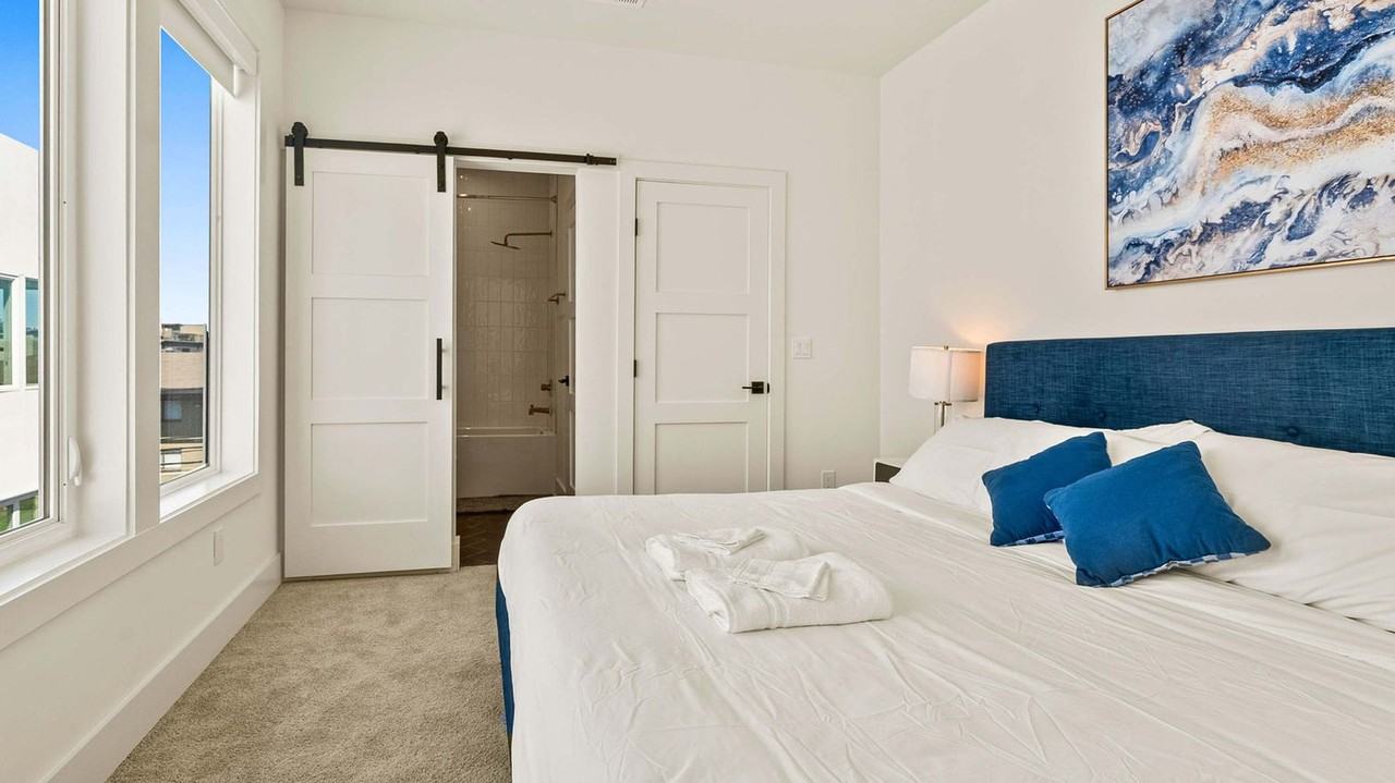 1733 N Fitzhugh Ave #1226736P - Photo 6 of 22