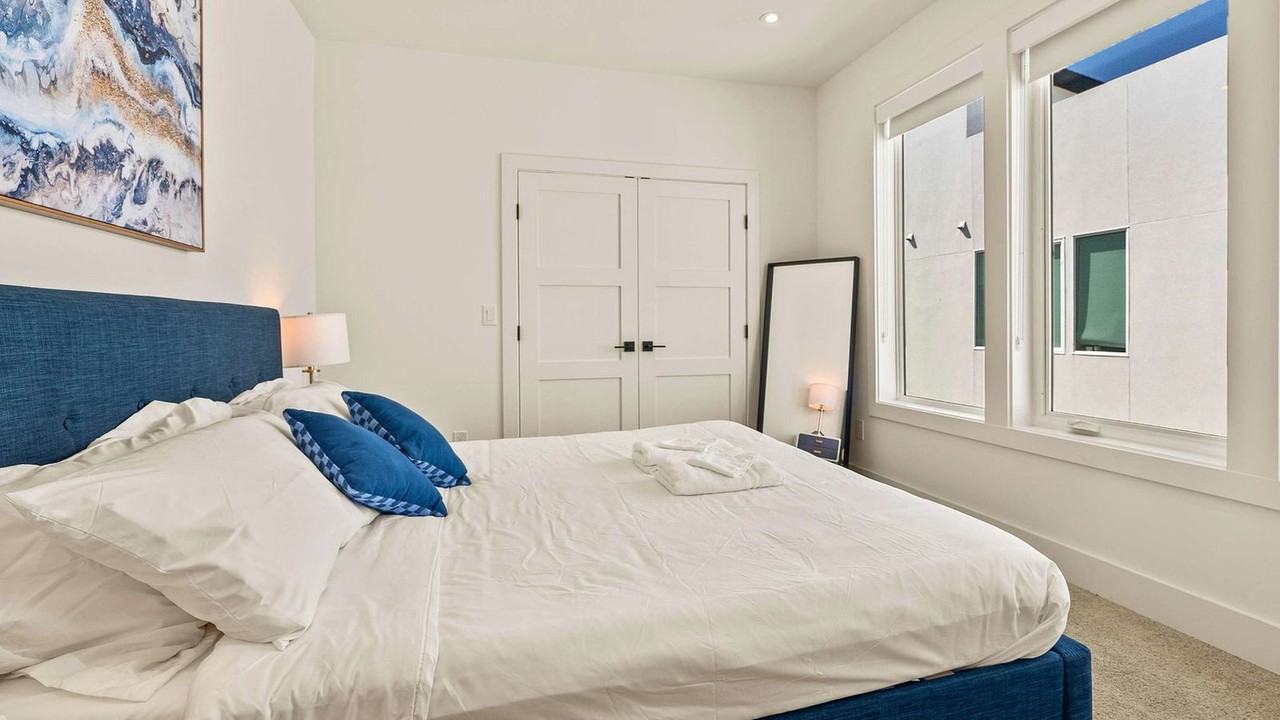 1733 N Fitzhugh Ave #1226736P - Photo 7 of 22