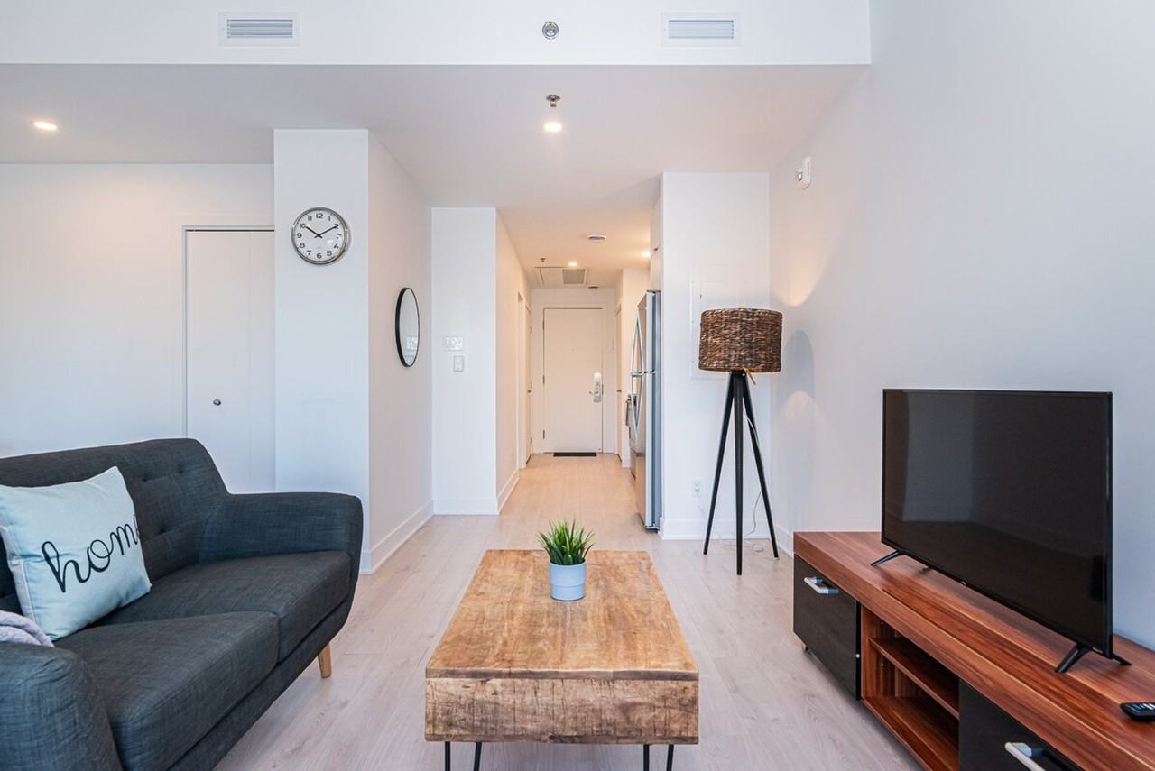 100 Boul De Maisonneuve E #1261808P - Photo 2 of 13