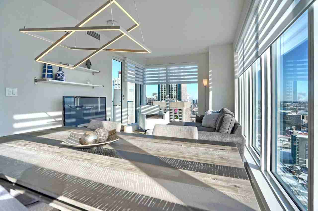 1215 Rue Saint-Antoine O #1262041P - Photo 5 of 42