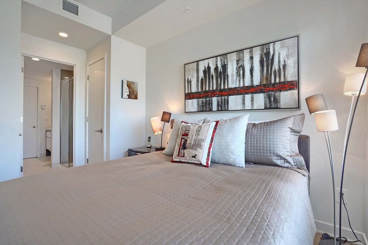 1215 Rue Saint-Antoine O #1262041P - Photo 6 of 42